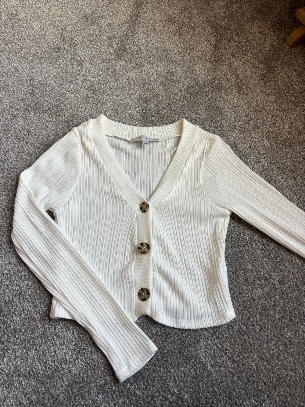 gaze Cream Ribbed V-Neck Button-Down Cardigan